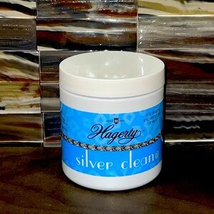 Silver jewelry cleaner